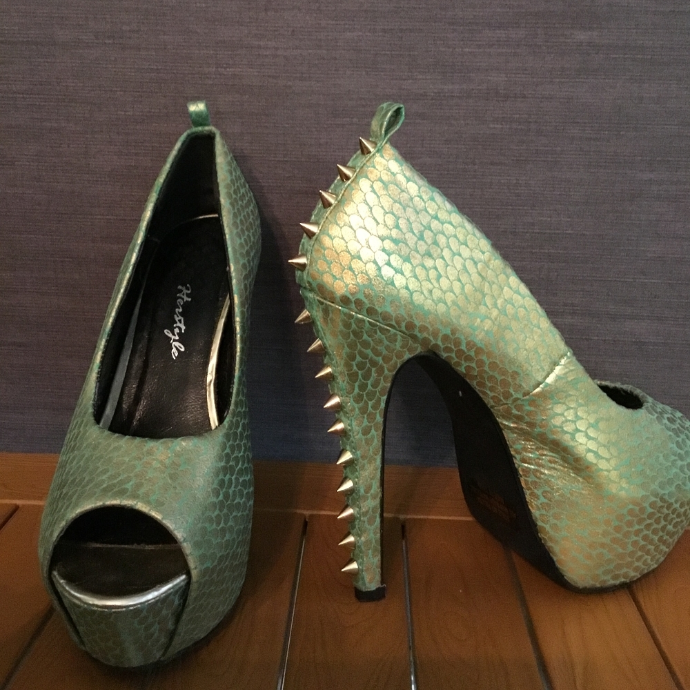 Green Dragon High Heels